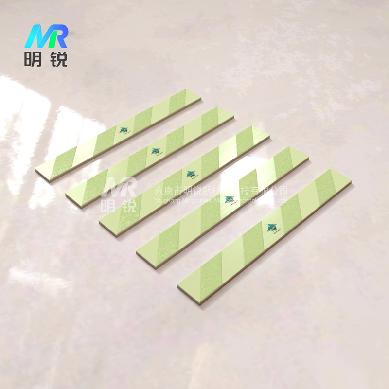 自发光防滑板砖